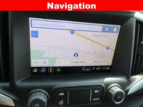 Used 2024 GMC Terrain SLT w/ Infotainment Package II FWD image 16
