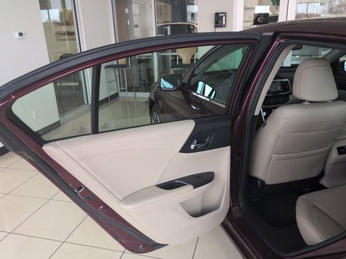 Used 2016 Honda Accord EX-L image 34