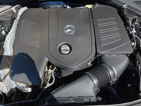 Used 2024 Mercedes-Benz E 350 4MATIC Sedan image 31