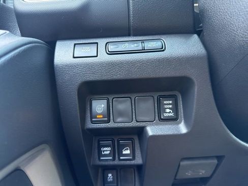 Used 2023 Nissan Frontier SV w/ Technology Package AWD/4WD image 13