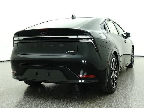 New 2026 Toyota Prius Plug-In Hybrid FWD image 24