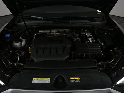 Used 2020 Audi Q3 2.0T Premium w/ Convenience Package image 32