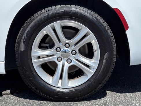 Used 2022 Dodge Charger SXT RWD image 12