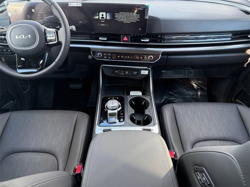 New 2026 Kia Carnival SX w/ SX Dark Edition Package image 10