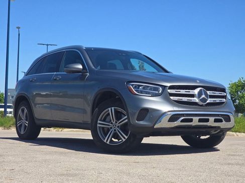 Certified 2022 Mercedes-Benz GLC 300 4MATIC image 2