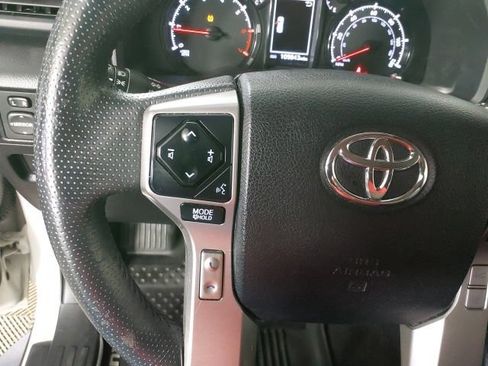 Used 2020 Toyota 4Runner SR5 Premium w/ Moonroof Package AWD/4WD image 27