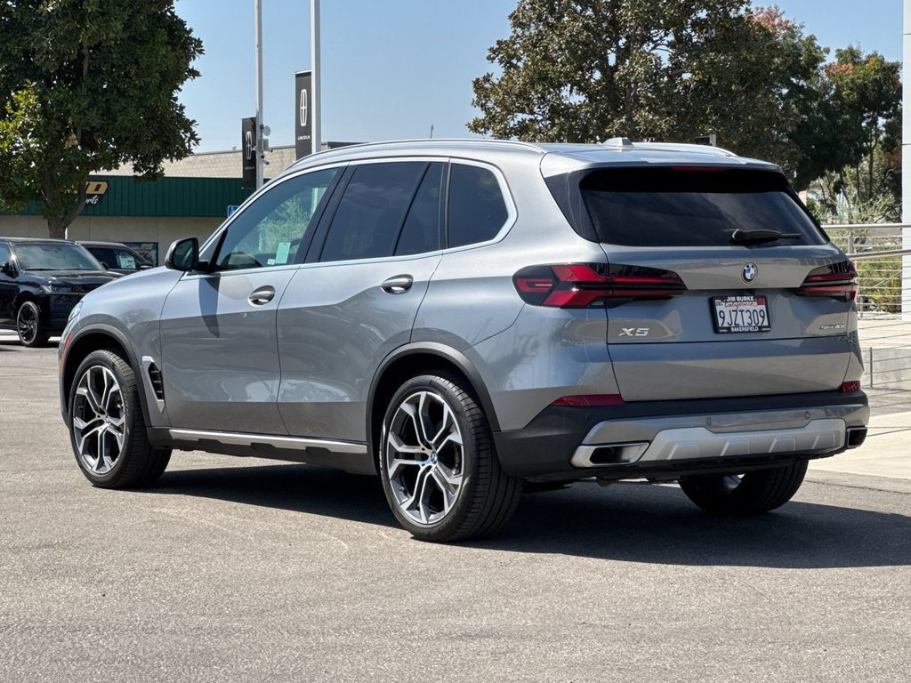 Used 2024 BMW X5 sDrive40i w/ Premium Package RWD image 5