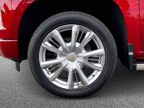 Used 2022 Chevrolet Silverado 1500 High Country w/ High Country Premium Package image 31