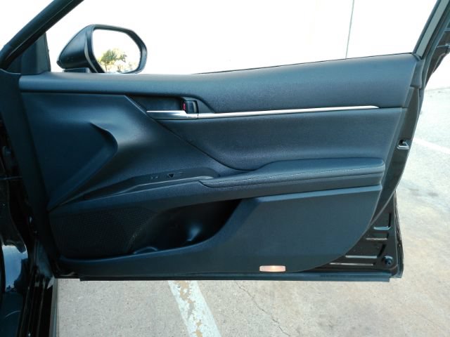 Used 2023 Toyota Camry XSE FWD image 18
