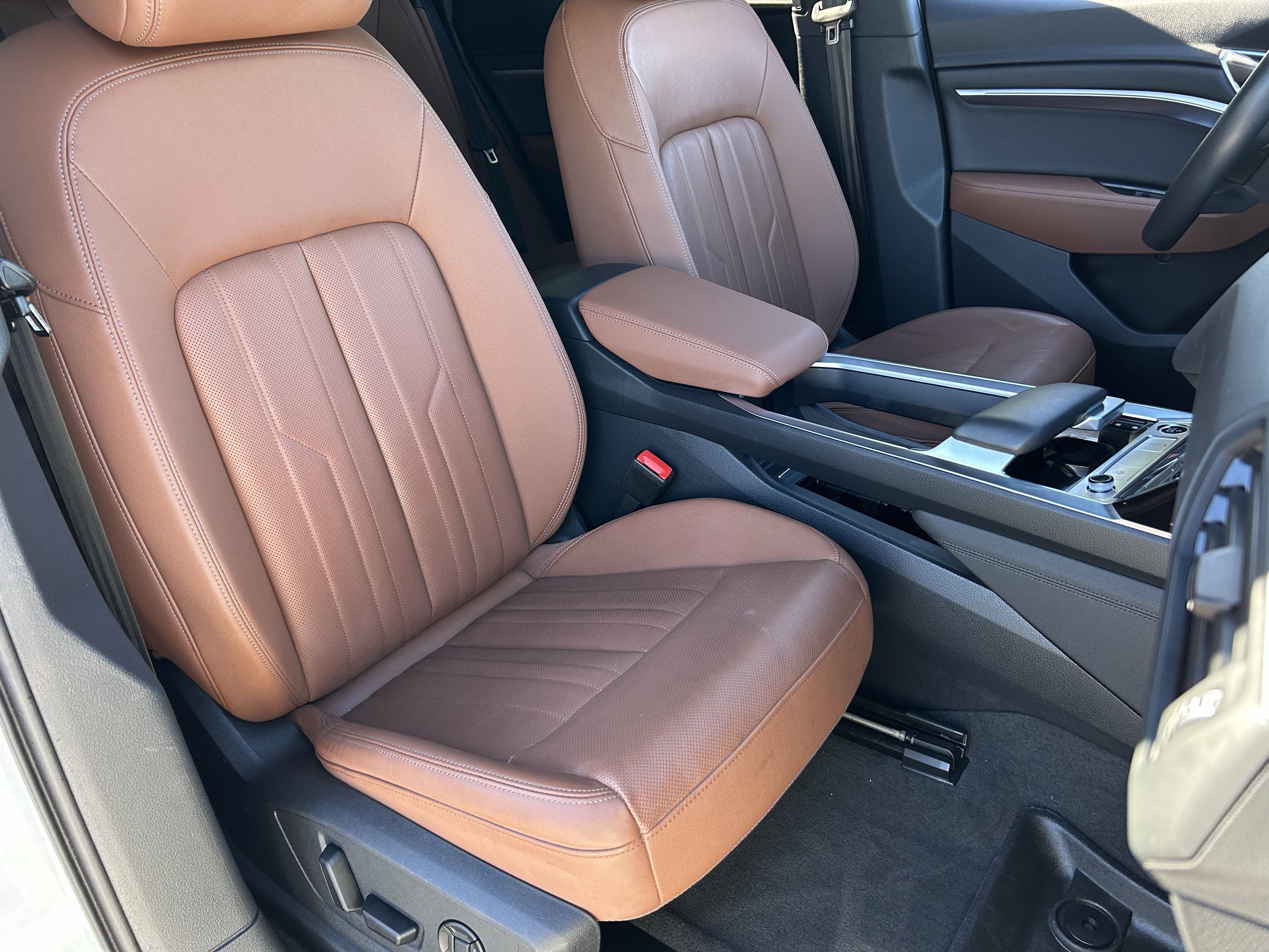 Used 2024 Audi Q8 e-tron Premium Plus w/ Premium Plus Package AWD/4WD image 8
