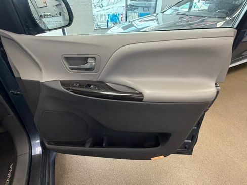 Used 2016 Toyota Sienna XLE w/ XLE Navigation Package AWD/4WD image 49