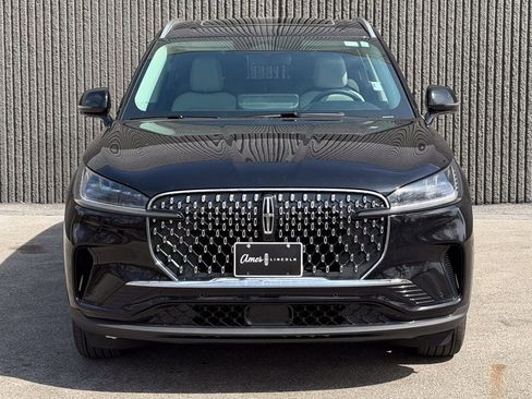 New 2026 Lincoln Aviator AWD image 2