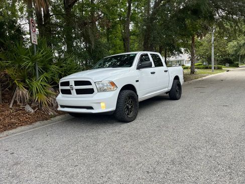 Used 2016 RAM 1500 Express RWD image 4