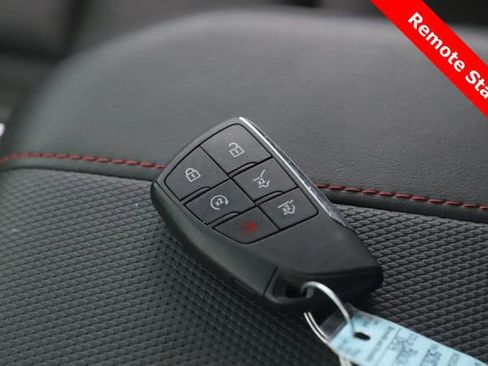 Used 2025 Chevrolet Suburban RST image 3