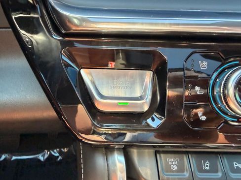 Used 2024 GMC Sierra 2500 Denali Ultimate AWD/4WD image 35