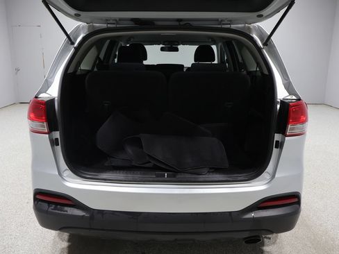 Used 2018 Kia Sorento LX AWD/4WD image 19