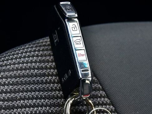 Certified 2022 Kia Niro LXS image 23