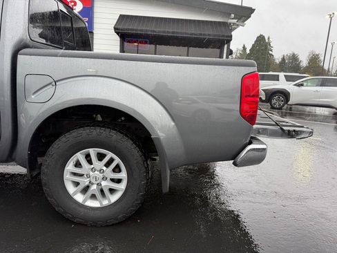 Used 2019 Nissan Frontier SV image 7