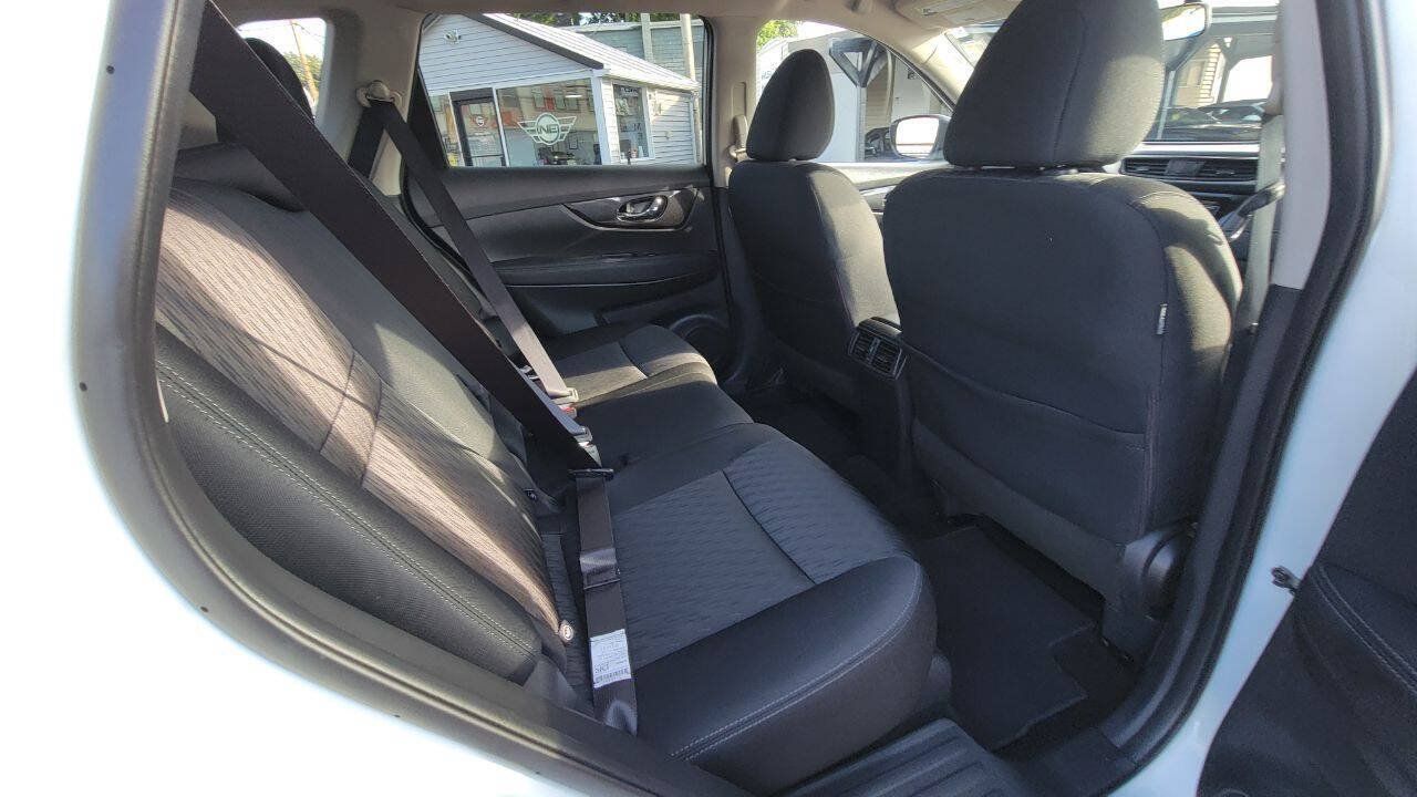 Used 2018 Nissan Rogue SV w/ Premium Package AWD/4WD image 21