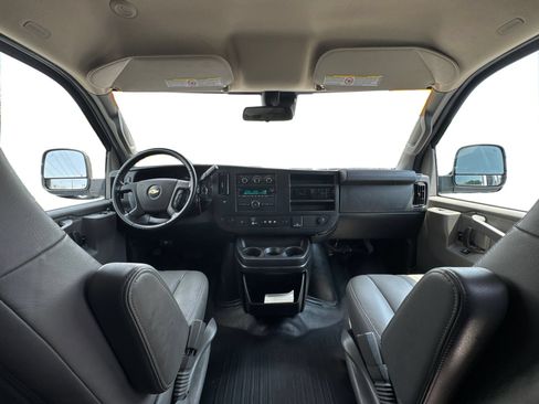 Used 2020 Chevrolet Express 3500 w/ Driver Convenience Package RWD image 13