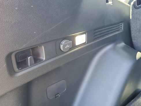 Used 2023 Honda CR-V LX image 14