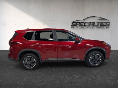 Used 2025 Nissan Rogue SV AWD/4WD image 11