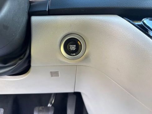 Used 2023 Chrysler Voyager LX FWD image 20