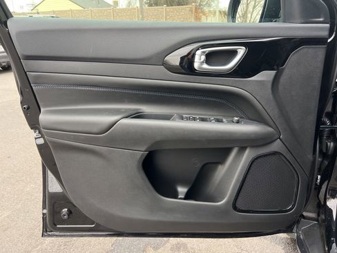 New 2026 Jeep Compass Limited image 9