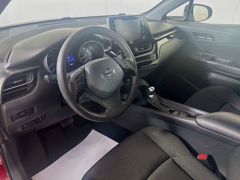 Used 2019 Toyota C-HR LE FWD image 11