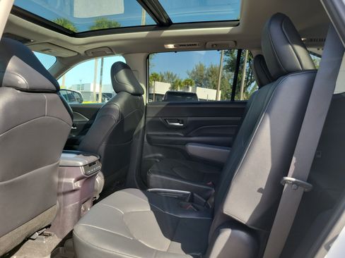 Used 2025 Toyota Grand Highlander AWD Hybrid image 14