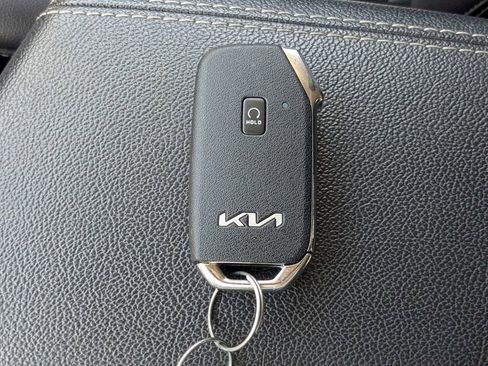 Used 2022 Kia Niro Touring Special Edition FWD image 31