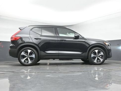 Used 2025 Volvo XC40 B5 Plus AWD/4WD image 42