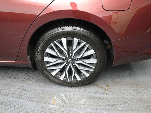 Used 2024 Nissan Altima 2.5 SV image 15