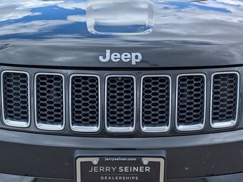 Used 2015 Jeep Grand Cherokee Overland w/ Advanced Technology Group AWD/4WD image 9