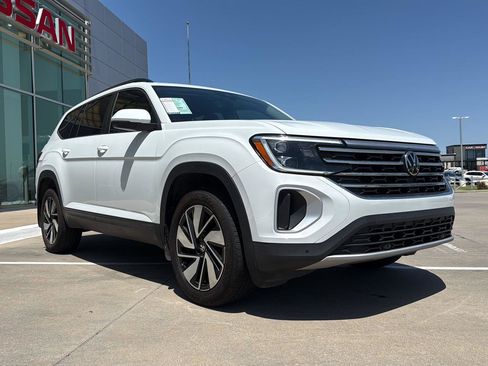 Used 2024 Volkswagen Atlas SE FWD image 6
