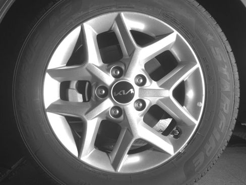 Used 2025 Kia Soul LX w/ LX Technology Package FWD image 22