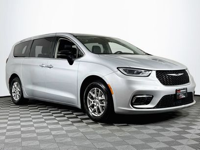 Used 2024 Chrysler Pacifica Touring-L