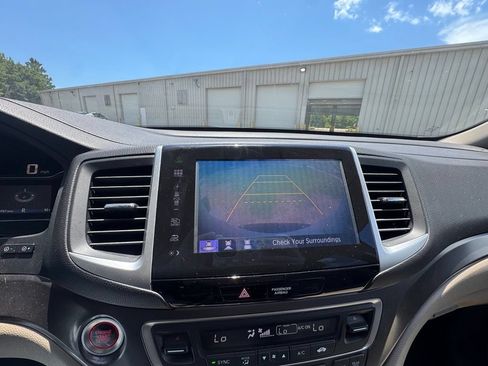 Used 2016 Honda Pilot EX image 10