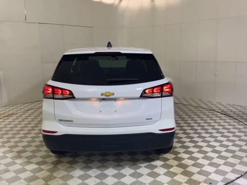 Used 2024 Chevrolet Equinox LS w/ LS Convenience Package AWD/4WD image 2