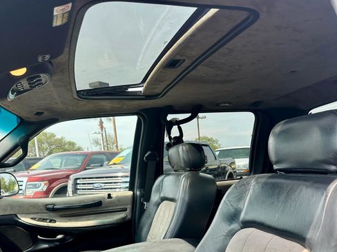 Used 2002 Lincoln Blackwood RWD image 3