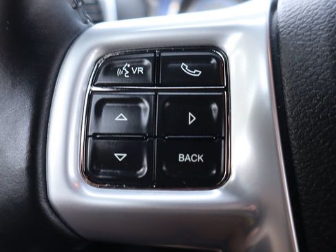 Used 2013 Chrysler 300 AWD w/ Driver Convenience Group image 29