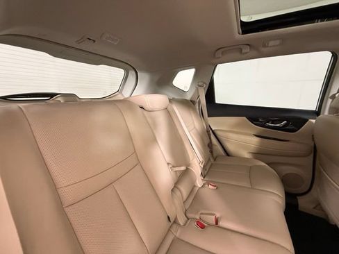 Used 2018 Nissan Rogue SL w/ Premium Package FWD image 29