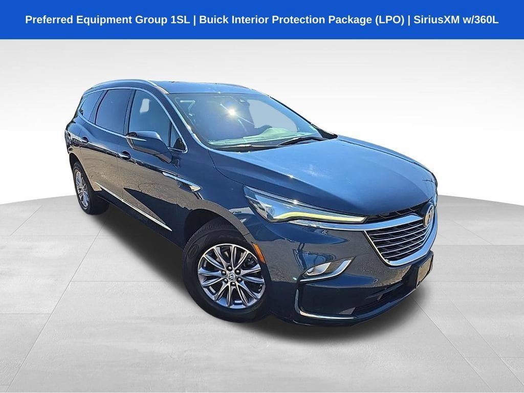 Used 2023 Buick Enclave Essence AWD/4WD image 1