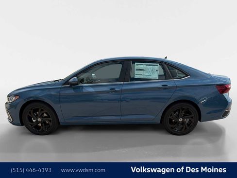 New 2026 Volkswagen Jetta SE FWD image 3