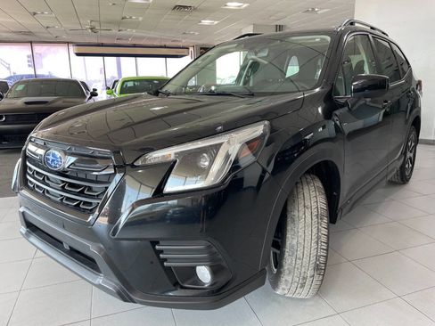 Used 2022 Subaru Forester Premium image 3