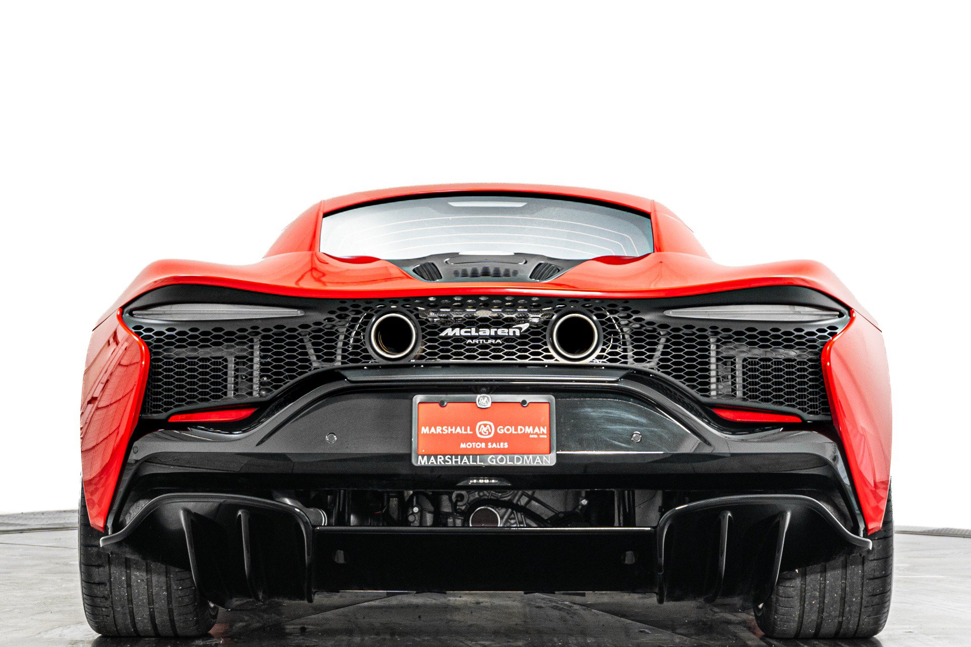 Used 2023 McLaren Artura RWD image 8