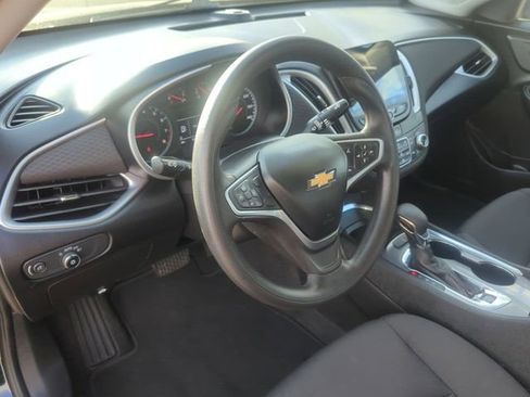 Used 2022 Chevrolet Malibu LT image 12