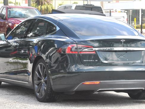 Used 2014 Tesla Model S 85 RWD image 6