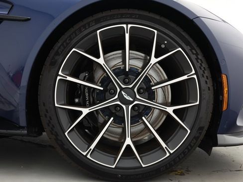 Used 2025 Aston Martin V8 Vantage Coupe image 7