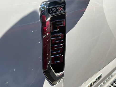 Used 2019 Ford F250 XL w/ STX Appearance Package AWD/4WD image 3